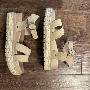 Great condition! Worn twice!